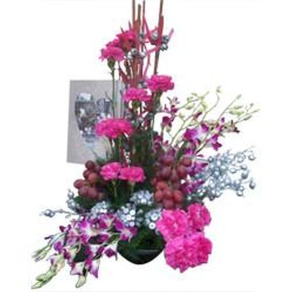 Carnations with Grapes